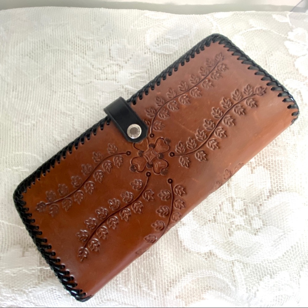 Vintage leather wallet near mint condition